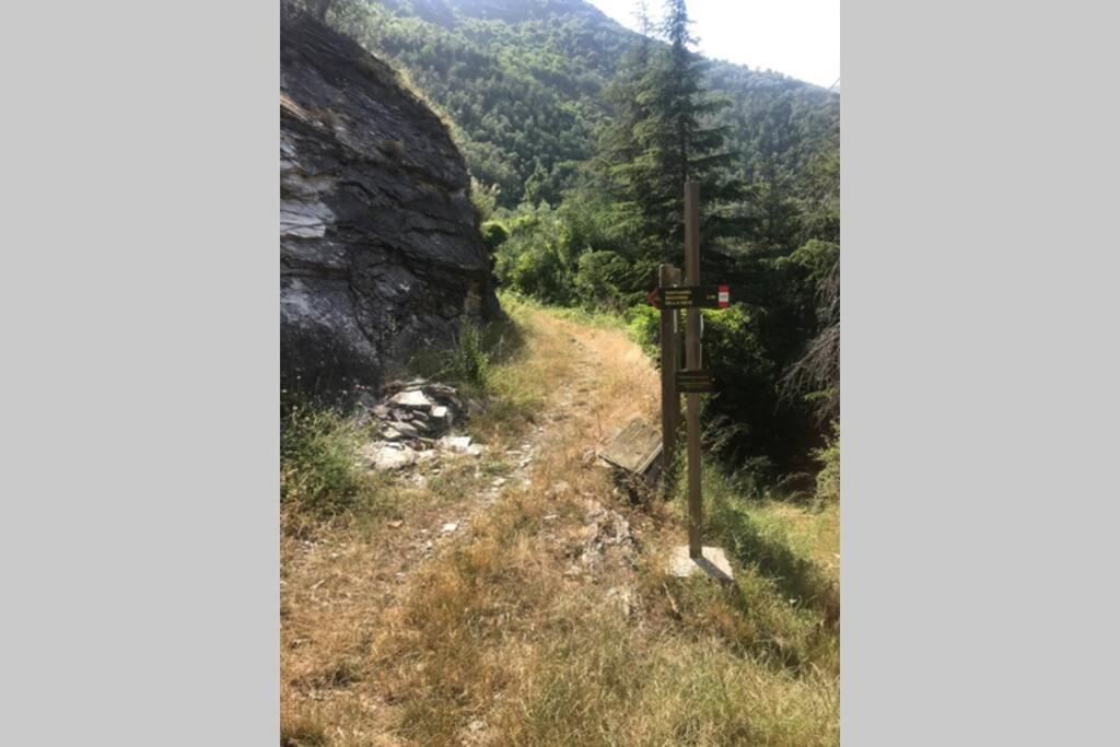 Alloggio U Sportegu Da E Monti A Giaia 바달루코 외부 사진