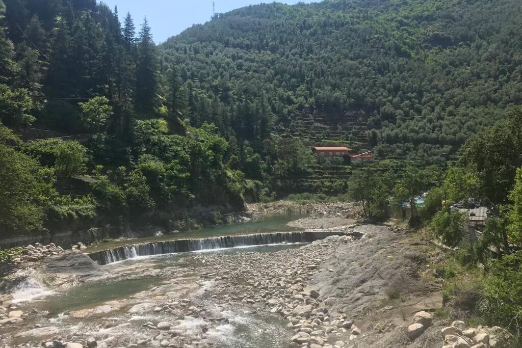 Alloggio U Sportegu Da E Monti A Giaia 바달루코 외부 사진