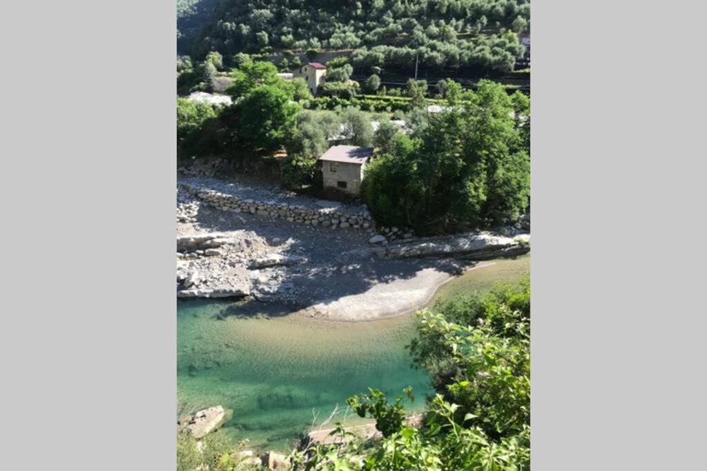 Alloggio U Sportegu Da E Monti A Giaia 바달루코 외부 사진