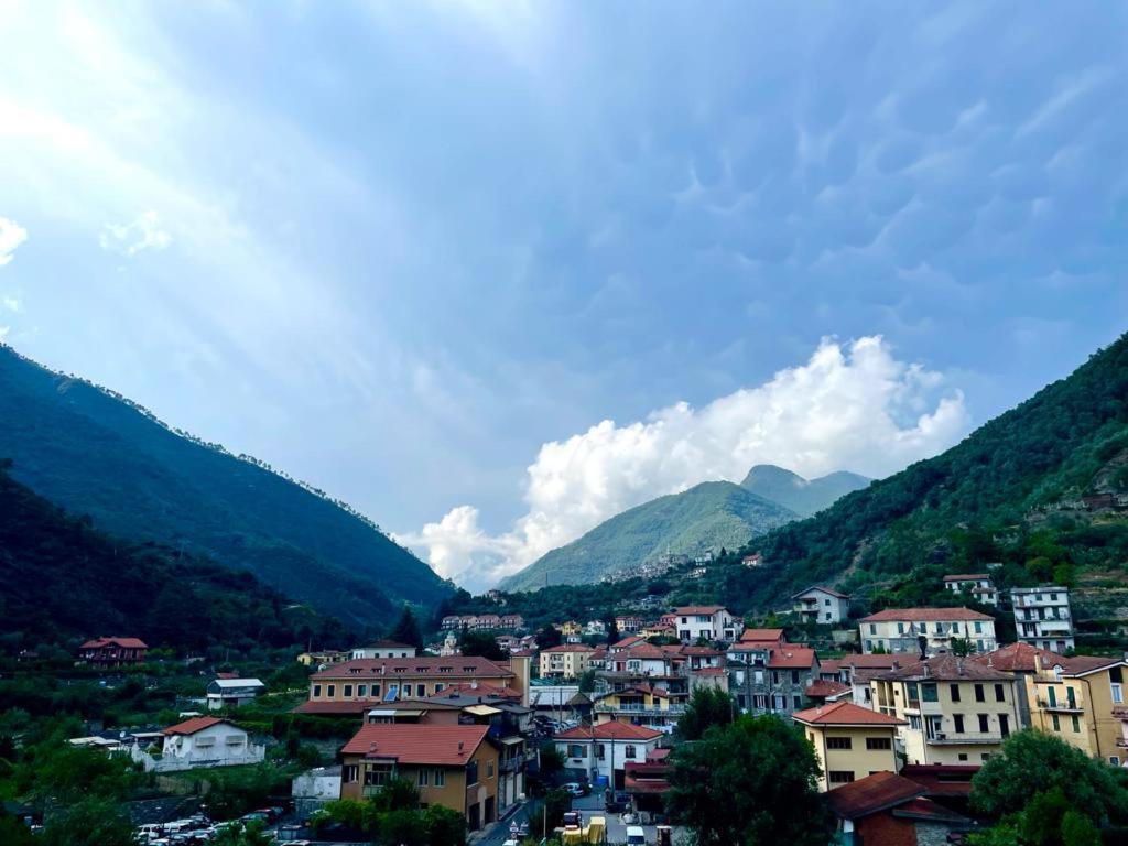 Alloggio U Sportegu Da E Monti A Giaia 바달루코 외부 사진
